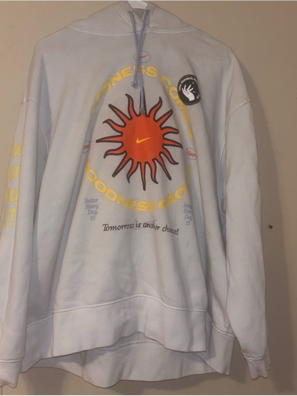 Nike White Crewneck Sweatshirt with Orange Sun Graphic